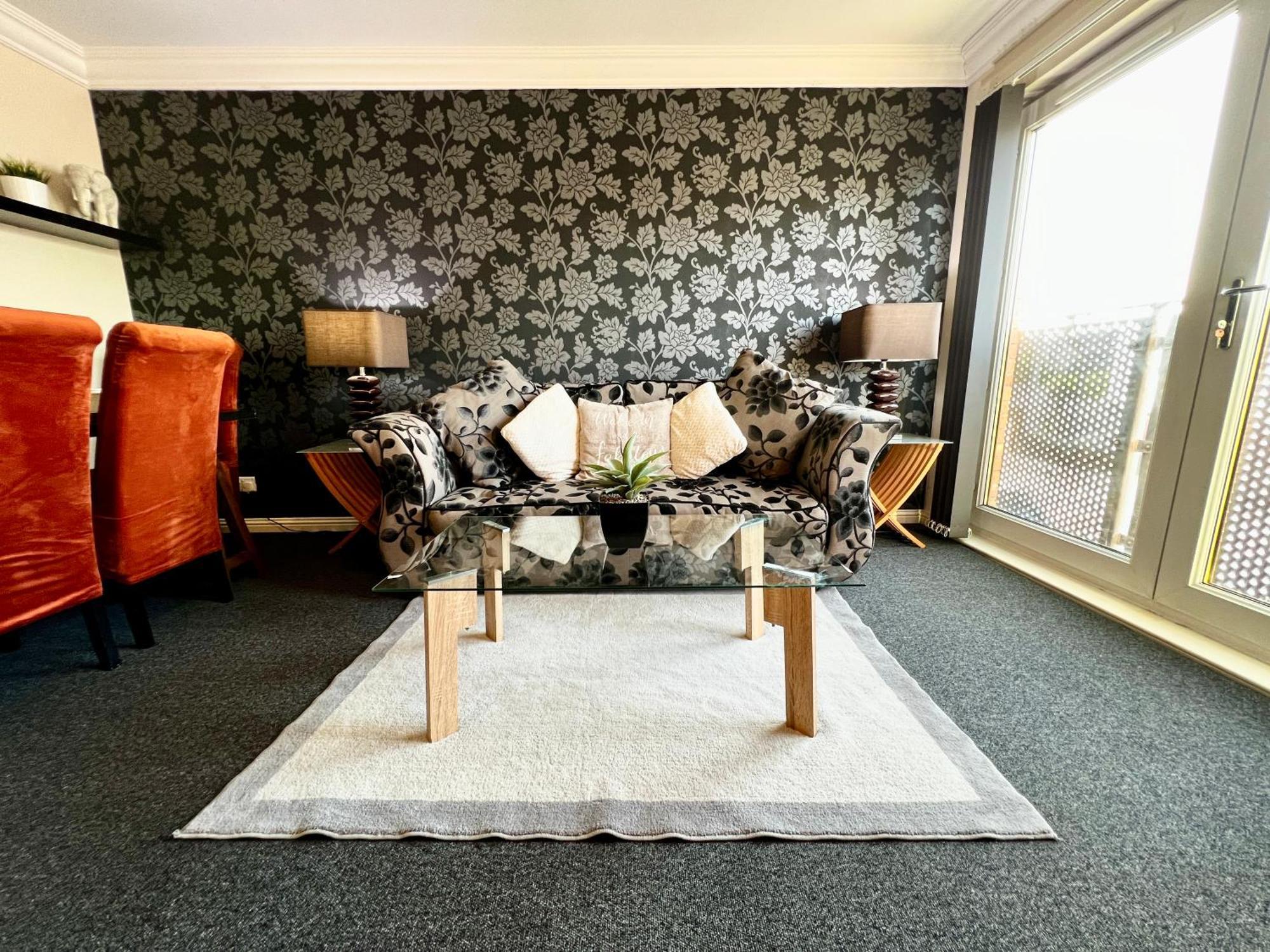Stylish Modern Flat With Juliet Balcony & Parking Lägenhet Glasgow Exteriör bild