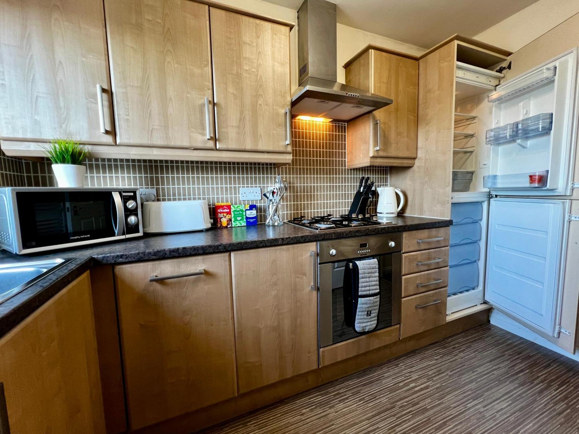 Stylish Modern Flat With Juliet Balcony & Parking Lägenhet Glasgow Exteriör bild