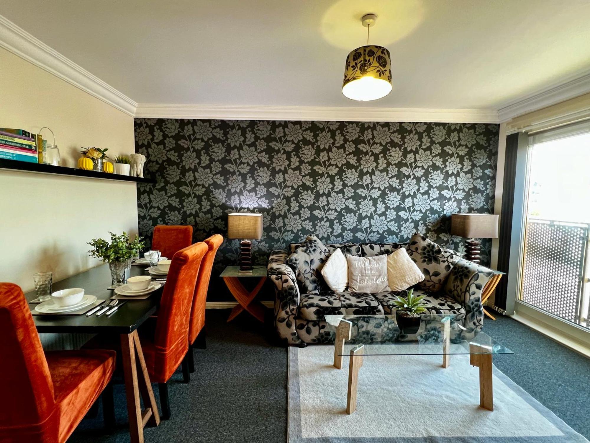 Stylish Modern Flat With Juliet Balcony & Parking Lägenhet Glasgow Exteriör bild