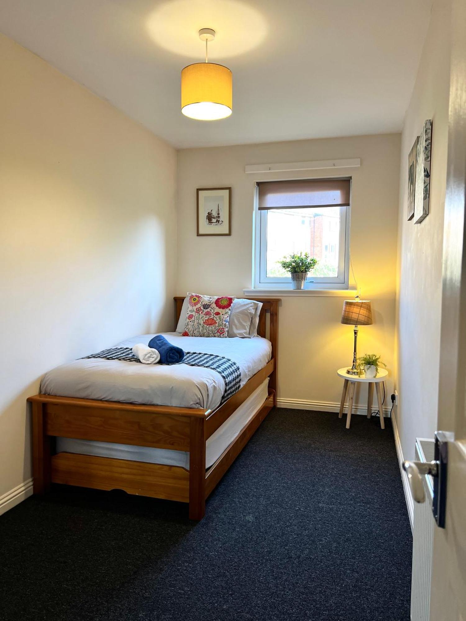 Stylish Modern Flat With Juliet Balcony & Parking Lägenhet Glasgow Exteriör bild
