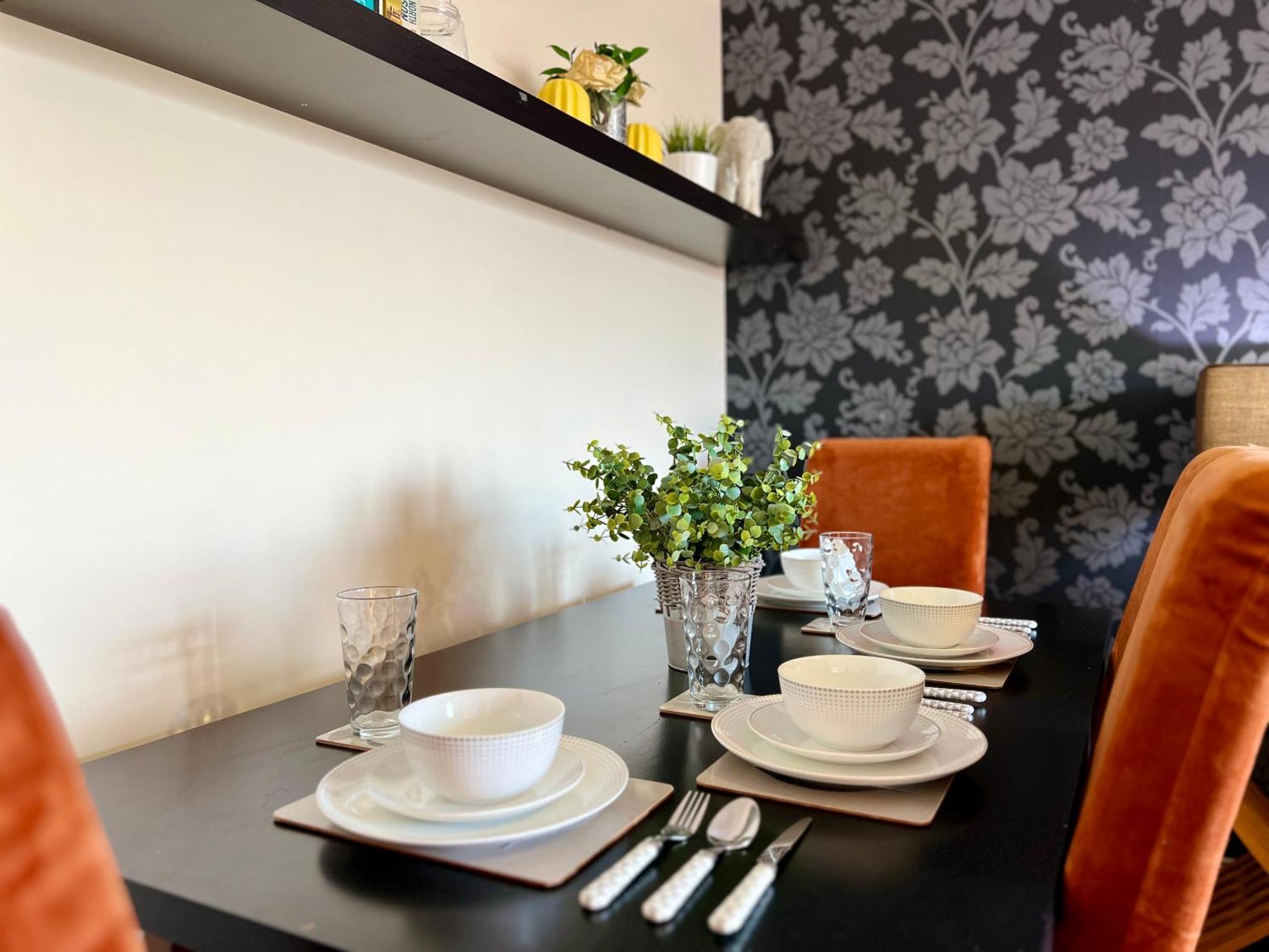 Stylish Modern Flat With Juliet Balcony & Parking Lägenhet Glasgow Exteriör bild